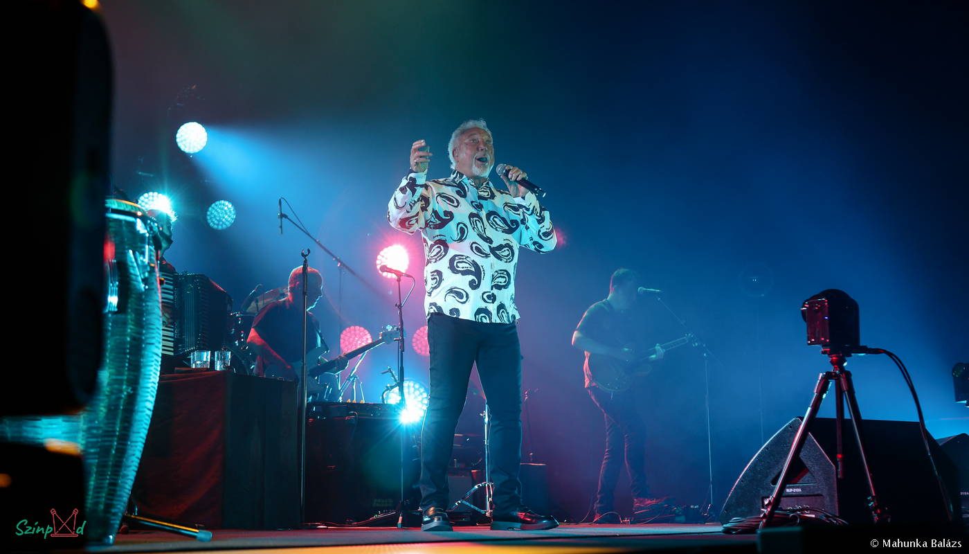 Tom_Jones